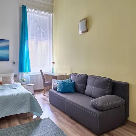 Next To The Nightlife بودابست